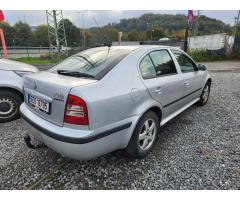 Škoda Octavia 1.6 Ambiente - 5