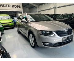 ŠKODA SUPERB COMBI 2.0TDI 140 LAURIN&K 4X4 DSG 7ST