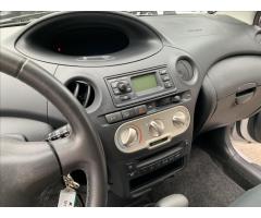 Toyota Yaris 1,3 i SOL AUTOMAT - 11