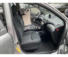 Toyota Yaris 1,3 i SOL AUTOMAT - 14