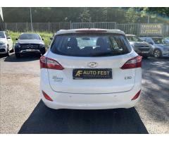 Hyundai i30 1,6 GDI,ČR,1.MAJ,SERVISKA - 7