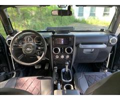 Jeep Wrangler 3,8 HARDTOP Unlimited Sahara - 18