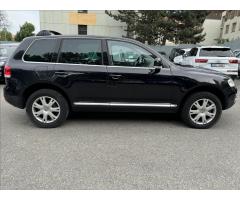 Volkswagen Touareg 3,0 TDi BEZ KOROZE ! - 11