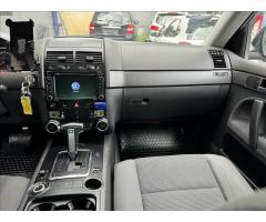 Volkswagen Touareg 3,0 TDi BEZ KOROZE ! - 34