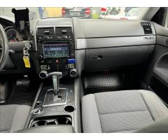 Volkswagen Touareg 3,0 TDi BEZ KOROZE ! - 35