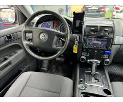 Volkswagen Touareg 3,0 TDi BEZ KOROZE ! - 36