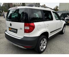 Škoda Yeti 1,6 TDI+Elegance SERVIS SKODA ! - 12