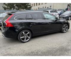 Volvo V60 2,4 158kw+R.design+manual ! - 10