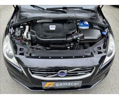 Volvo V60 2,4 158kw+R.design+manual ! - 15