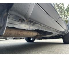 Toyota RAV4 2,2 EXCLUSIV+KRASNÝ STAV ! - 24