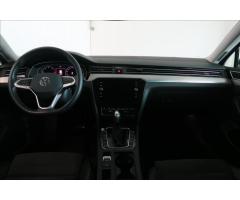 Volkswagen Passat 2,0 TDI 110kW DSG ELEGANCE - 9