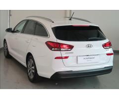 Hyundai i30 1,6 CRDi Style DCT kombi - 6