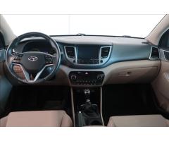 Hyundai Tucson 1,6 T-GDI 130kW TRIKOLOR 4x2 - 9