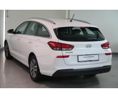 Hyundai i30 1,6 CRDi SMART komb 1.MAJITEL - 6