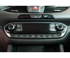 Hyundai i30 1,6 CRDi SMART komb 1.MAJITEL - 12