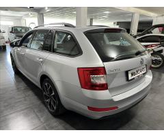 Škoda Octavia 1,6   TDI 66kW STYLE KEY-LESS - 4