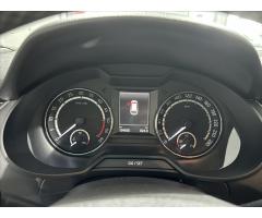 Škoda Octavia 2,0   TDI DSG RS CANTON KEYLESS - 10