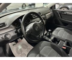 Volkswagen Passat 2,0   TDI TEMPOMAT NAVI TAŽNÉ - 6