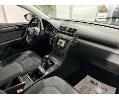 Volkswagen Passat 2,0   TDI TEMPOMAT NAVI TAŽNÉ - 13