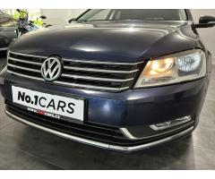 Volkswagen Passat 2,0   TDI TEMPOMAT NAVI TAŽNÉ - 23