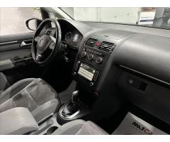 Volkswagen Touran 2,0   TDI DSG BI-XEN NAVI KAMERA - 13