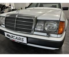 Mercedes-Benz Třídy E 2,6   W124 260E SUPER STAV - 19