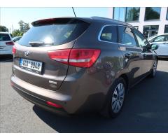 Kia Ceed 1,6 GDi,99kW,Exclusive,NovéČR - 3