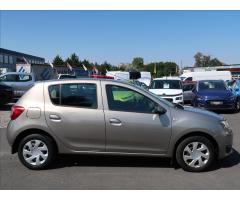 Dacia Sandero 1,2 i,16V,1maj,serv.kn.,klima - 5