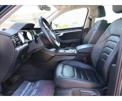 Volkswagen Touareg 3,0 TDI,210kW,NovéČR,4x4,DPH - 12