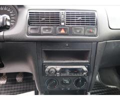 Volkswagen Golf 1,6 MPi,77kW,Klimatizace,09/26 - 14