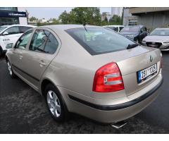 ŠKODA SUPERB COMBI 2.0TDI 140 LAURIN&K 4X4 DSG 7ST