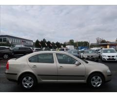 ŠKODA SUPERB COMBI 2.0TDI 140 LAURIN&K 4X4 DSG 7ST