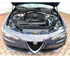 Alfa Romeo Giulia 2,2 JTDM,132kW,servisní kniha - 9