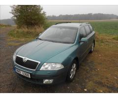 ŠKODA SUPERB COMBI 2.0TDI 140 LAURIN&K 4X4 DSG 7ST