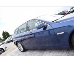 BMW Řada 5 2,0 520d • 135KW • PO SERVISE - 9