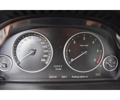 BMW Řada 5 2,0 520d • 135KW • PO SERVISE - 32