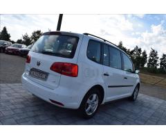 Volkswagen Touran 1,6 TDI 77KW TAŽNÉ PO SERVISU - 5