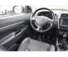 Peugeot 4008 1,8 HDI 110KW FULL VÝBAVA 4x4 - 24