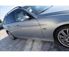 BMW Řada 3 3,0 330dx 170Kw Touring - 7