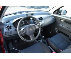 Suzuki Swift 1,3 GLX 67KW 4X4 KLIMATIZACE - 17