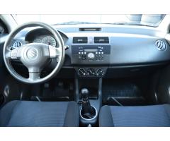 Suzuki Swift 1,3 GLX 67KW 4X4 KLIMATIZACE - 26