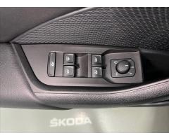 Škoda Octavia 2,0 TDI 110KW DSG STYLE,VIRTUAL, CRYSTAL LED, KEYLESS - 22