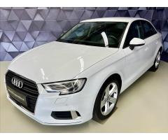 Audi Q3 S tronic DSG Zlevněno o 22 000 Kč