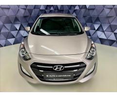 Hyundai i30 1,6 CRDi 81kW TRICOLOR, KLIMATIZACE, TEMPOMAT, PDC - 3