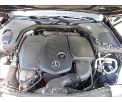 Mercedes-Benz Třídy E 2,0 E 220 d T 9G-Tronic - 42