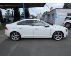 Volvo S60 2,0 D4 Drive-E R-Design Momentum Auto - 8