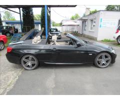 BMW Řada 3 2,0 320d Cabrio - 8