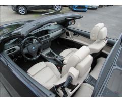 BMW Řada 3 2,0 320d Cabrio - 17
