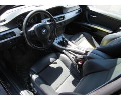 BMW Řada 3 3,0 330i E90 - 8
