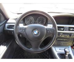 BMW Řada 3 3,0 330i E90 - 11